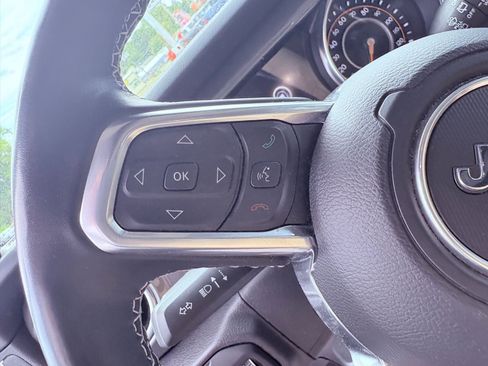 Used 2022 Jeep Wrangler Unlimited Sahara w/ LED Lighting Group image 9