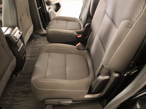 Used 2023 GMC Acadia SLE w/ Driver Convenience Package image 12