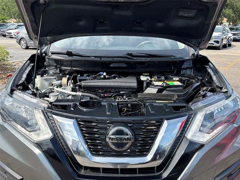 Used 2020 Nissan Rogue SV FWD image 28