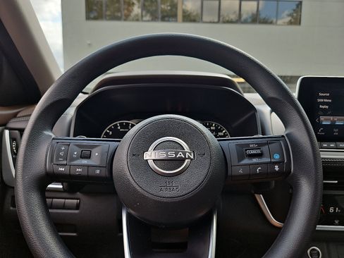 Certified 2023 Nissan Rogue SV image 18