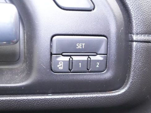 Used 2020 Chevrolet Silverado 2500 LTZ AWD/4WD image 18