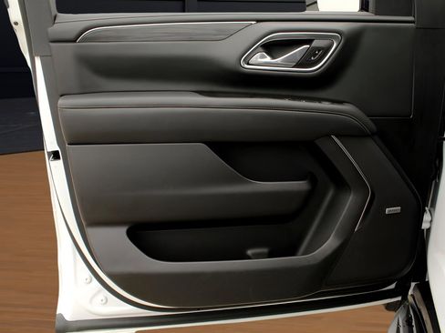 Used 2021 GMC Yukon XL SLT image 9