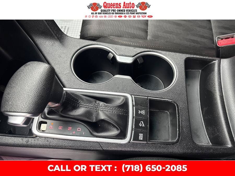 Used 2021 Kia Sportage LX AWD/4WD image 15