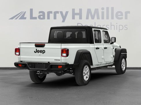 Used 2021 Jeep Gladiator Sport image 2