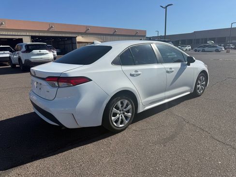 Used 2022 Toyota Corolla LE FWD image 5