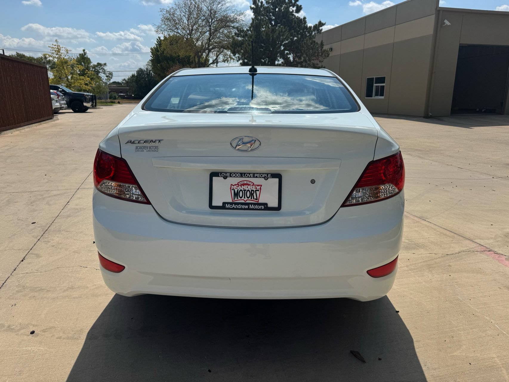 Used 2013 Hyundai Accent GLS w/ Premium Pkg FWD image 3