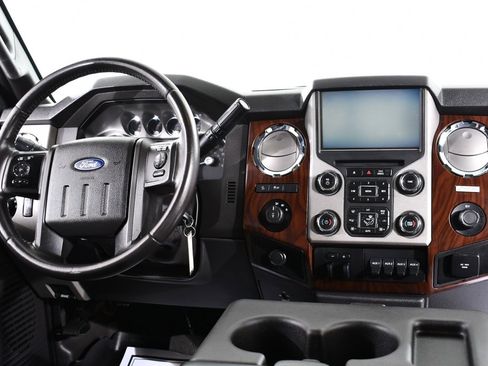 Used 2015 Ford F250 Lariat w/ Chrome Package image 8