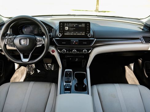 Used 2018 Honda Accord EX image 18
