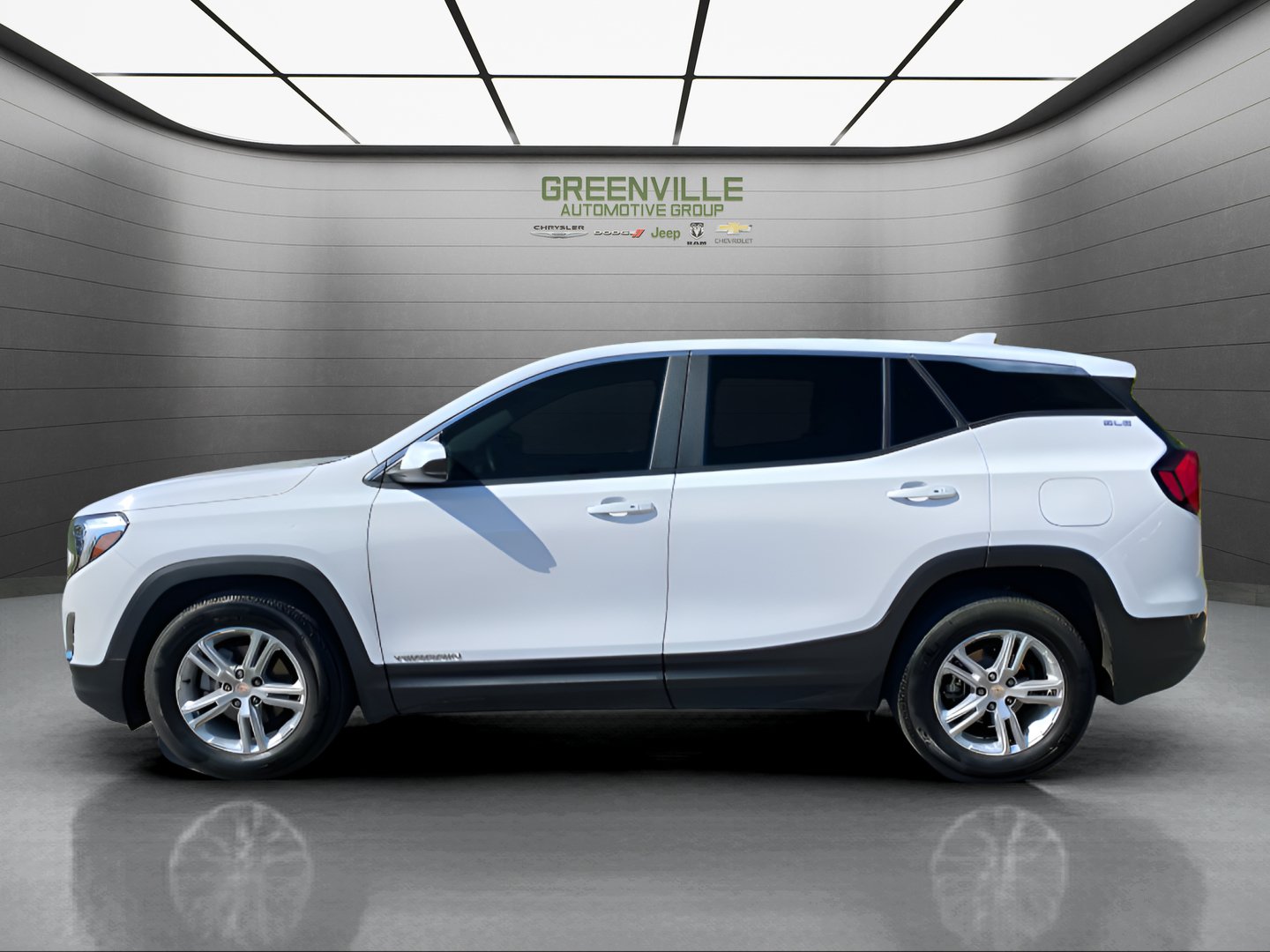 Used 2021 GMC Terrain SLE FWD image 4
