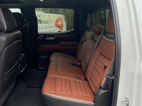 Used 2023 GMC Sierra 1500 Denali Ultimate image 9
