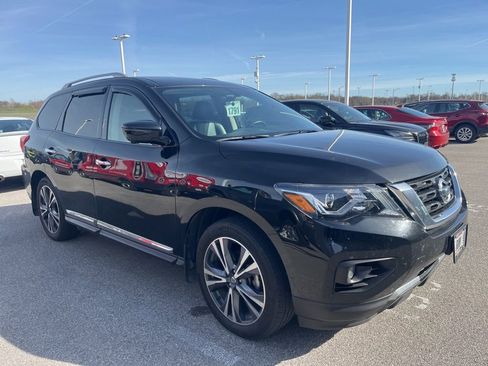 Used 2019 Nissan Pathfinder Platinum image 4