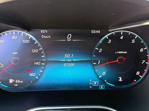Used 2020 Mercedes-Benz GLC 300 4MATIC Coupe image 33