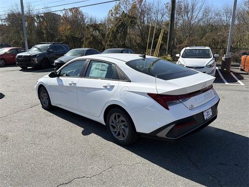New 2026 Hyundai Elantra Blue image 5