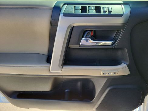 Used 2016 Toyota 4Runner Limited image 23