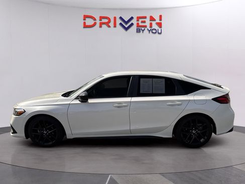 Used 2024 Honda Civic Sport image 2