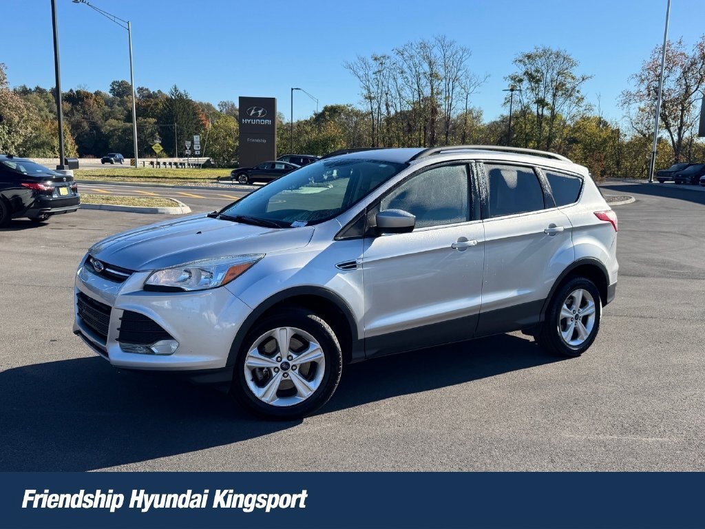 Used 2015 Ford Escape SE w/ Equipment Group 201A AWD/4WD image 1