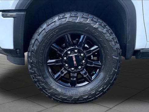 Used 2026 GMC Sierra 2500 AT4 w/ AT4 Premium Plus Package AWD/4WD image 11