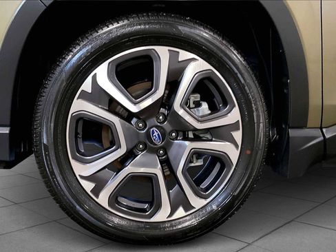 Certified 2025 Subaru Ascent Touring AWD/4WD image 10