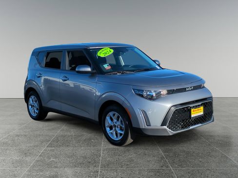 Used 2024 Kia Soul LX w/ Option Group 015 image 7