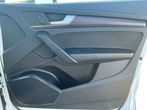 Used 2022 Audi Q5 2.0T Premium w/ Convenience Package image 16