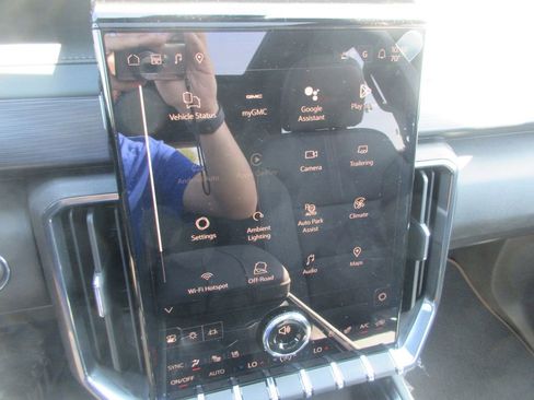 New 2026 GMC Acadia AT4 image 18