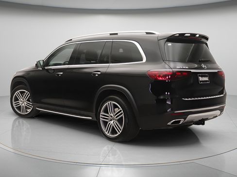 New 2026 Mercedes-Benz GLS 450 4MATIC image 2