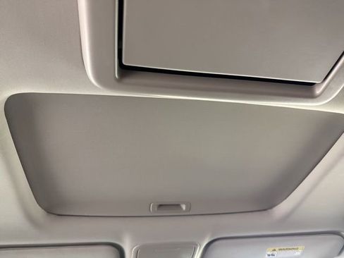 Used 2026 Honda Odyssey Elite image 32