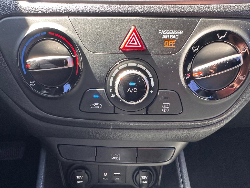 Used 2022 Hyundai Accent SE FWD image 33