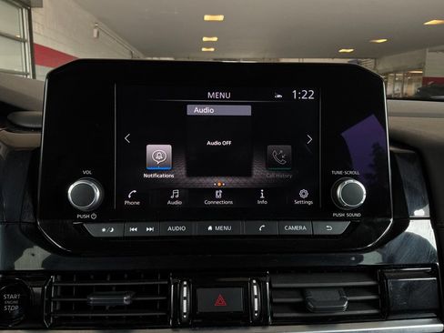 Used 2025 Nissan Pathfinder SV FWD image 30