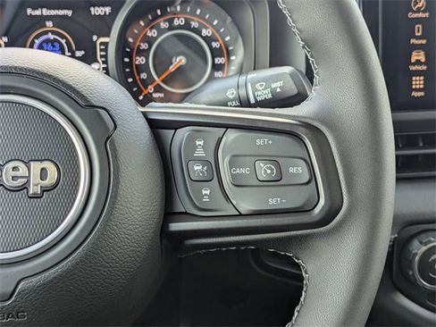 New 2025 Jeep Gladiator Rubicon w/ Convenience Group image 25