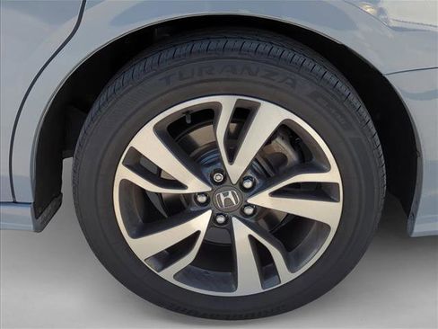 Used 2024 Honda Odyssey Touring image 9