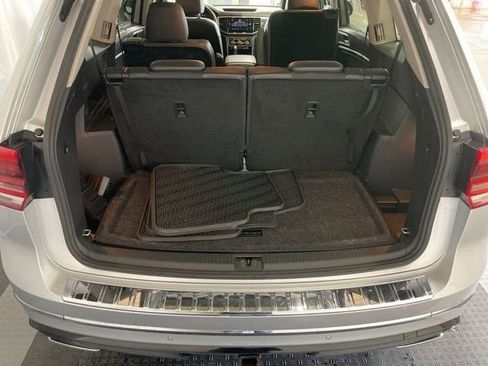 Used 2019 Volkswagen Atlas SEL R-Line AWD/4WD image 12