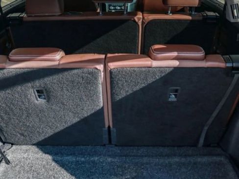 Used 2023 Volkswagen Atlas SE w/ Black Wheel Package image 15