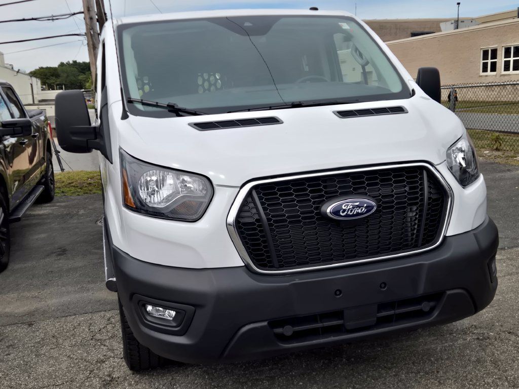 Used 2025 Ford Transit 250 Low Roof w/ Exterior Upgrade Package RWD image 2