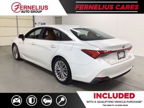 Used 2019 Toyota Avalon Limited image 7