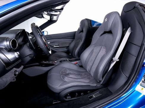 Used 2023 Ferrari F8 Tributo image 4