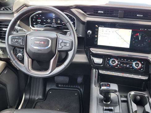 Used 2022 GMC Sierra 1500 AT4 w/ AT4 Premium Package AWD/4WD image 10