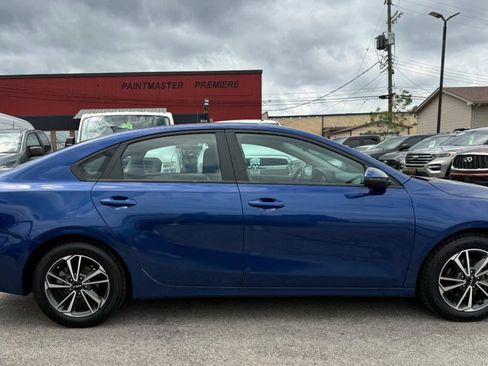 Used 2023 Kia Forte LXS w/ LXS Technology Package FWD image 8
