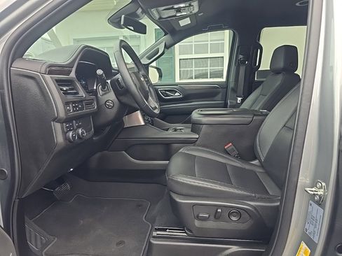 Used 2023 Chevrolet Tahoe LT w/ Luxury Package image 13