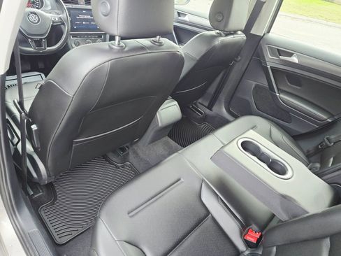 Used 2018 Volkswagen Golf SE image 37