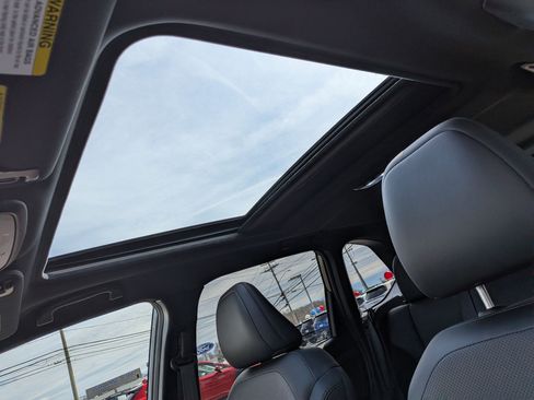 Used 2025 Subaru Forester Touring image 11