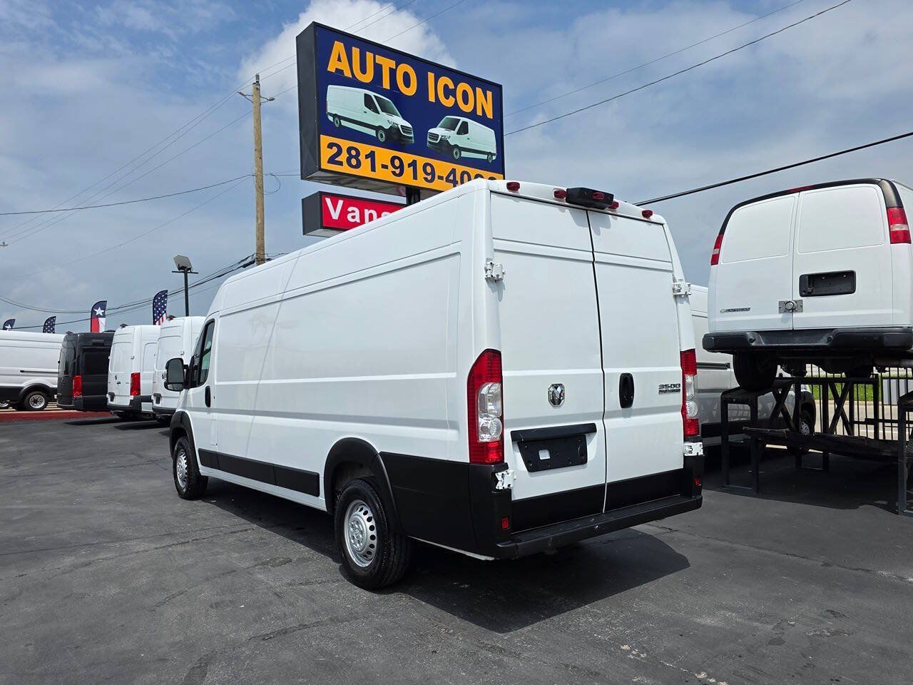 Used 2025 RAM ProMaster 3500 w/ Convenience Group FWD image 2
