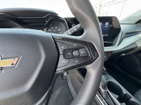 Used 2024 Chevrolet Trax LS w/ LS Convenience Package FWD image 21