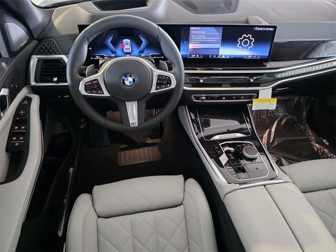 New 2026 BMW X5 sDrive40i image 11