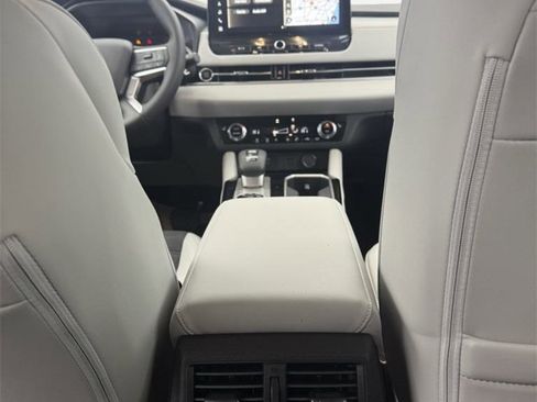 New 2025 Mitsubishi Outlander SE image 34
