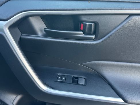 Certified 2025 Toyota RAV4 LE image 21