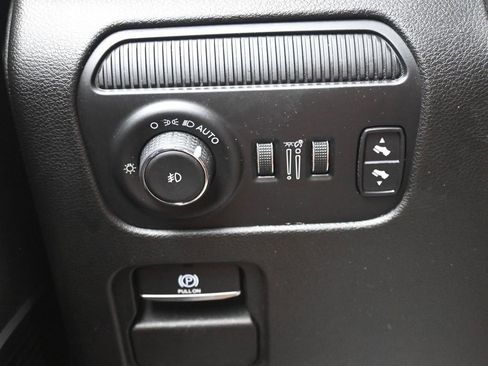 Used 2022 Jeep Wagoneer Series III w/ Flexible Seating Group image 25