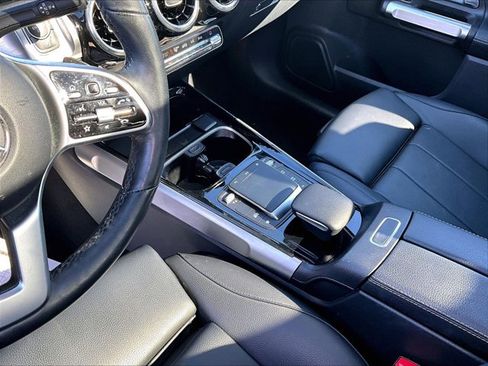 Used 2023 Mercedes-Benz GLB 250 image 14