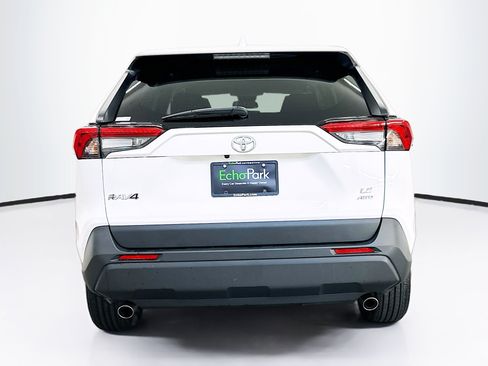 Used 2024 Toyota RAV4 LE AWD/4WD image 7