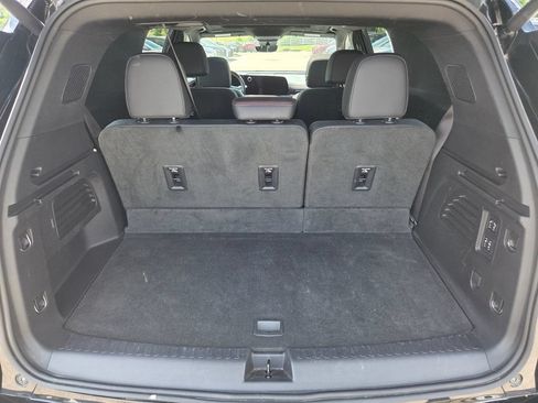 Used 2024 Chevrolet Traverse RS w/ LPO, Floor Liner Package AWD/4WD image 32